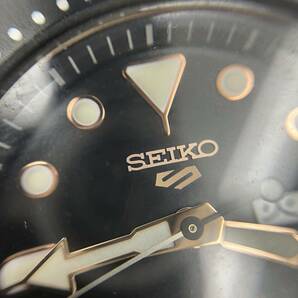 【K】SEIKO セイコー 4R36-07G0 5スポーツ 腕時計 稼働 黒文字盤 裏スケ 自動巻き シースルーバック ブラック×ゴールド【3983】の画像4