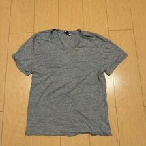 H&M VネックTシャツ グレー サイズM 格安_画像1