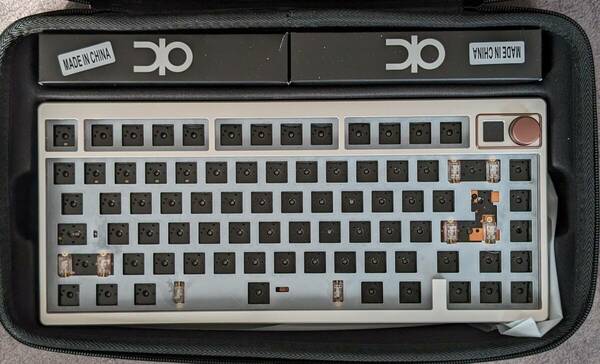 送料込/新品同様 Qwertykeys QK75N Custom Mechanical Keyboardセット メカニカルキーボードCoffee Anodized First Light クワーティーキー