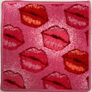 【新品未使用】フェイラー タオルハンカチ 25x25cm KISS ME