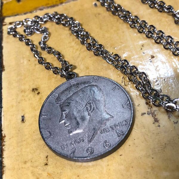 【即決/送料無料】 Kennedy coin pendant 1964年レプリカケネディコインペンダント ビンテージコインネックレス 中古 年代物 アクセサリー