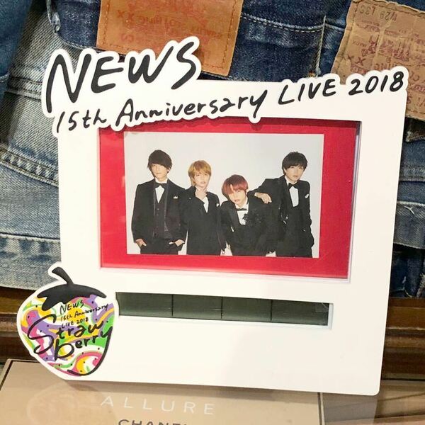 【即決/送料無料】 ジャニーズ NEWS 15th anniversary LIVE2018 Strawberry フォトフレームデジタルクロック フォトフレーム時計