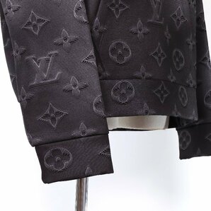 ルイヴィトン 3Dプリンドプルオーバー ブラック系 サイズL LOUIS VUITTON RM211MIHNHKY24W 中古品 USED 美品 Aランク/6902の画像7