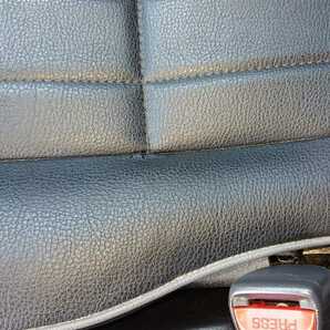ダイハツ純正 ミラジーノ 2003年3月 運転席 レザーシート 破れ応急処置あり。詳細は画像で判断して下さい。現在使用中。の画像4