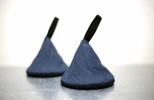 三角鍋つかみ　2個セット　リトアニアリネン　群青色　ブルー　ネイビー　北欧雑貨　キッチン雑貨