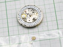 1円 ●パーツ ※ジャンク品 【 タグホイヤー TAG HEUER 】 ムーブメント 文字盤 自動巻き ボーイズ 新着 90301-13_画像3