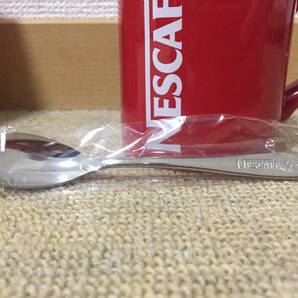 未使用品 NESCAFE Excella 赤マグ メグ・ライアン サイン入り スプーン付き 箱付き ネスカフェエクセラ 赤いマグカップ ネスレ ノベルティの画像4