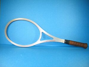 ☆中古品　HEAD Arthur Ashe Competition2 テニスラケット☆