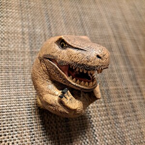 【指輪付き】 TAKARA TOMY まんまるどうぶつ まんまるビッグダイナソー ティラノサウルス ／ 恐竜 フィギュア