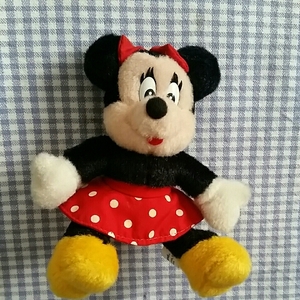 [ ultra rare rare ] TOKYO Disneyland Minnie Mouse soft toy badge 