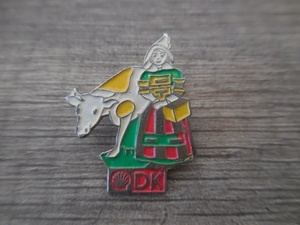 フランス☆古いピンズ 【SHELL DK】 ピンバッジ PINS 牛 うし ウシ シェル