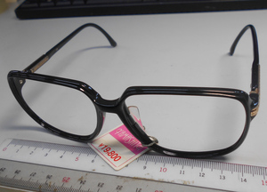 昭和末期～平成初期製造か●デッドストック 新品のレトロ眼鏡フレーム DD 紳士用 大き目 KEVLAR 135 