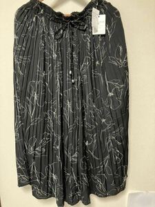 ★ロングプリーツスカート　サイズM /色黒