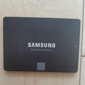 SAMSUNG SSD EVO 2TB 中古