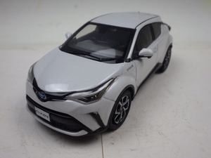 207【S.R】非売・展示品 1/30 TOYOTA C-HR カラーサンプル ホワイトパールクリスタルシャイン 箱無 香川発