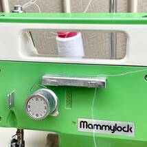 中古 mommylock マミーロック ロックミシン 美馬精機 ML-602 フットペダル付 通電確認済 カバー付き 裁縫 手芸 ハンドクラフト_画像8