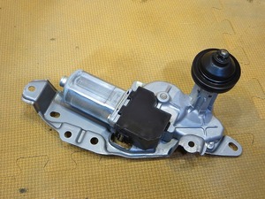 新車外し トヨタ TRH214W ハイエース ワイド 純正 リア ワイパー モーター 85130-26121 ASSY