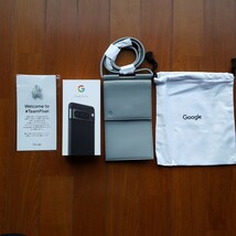 新品未使用未開封 Google pixel8pro 黒128GB ブラックObsian Googleストア限定ポーチ 限定ピンバッチ 一括購入 SIMフリー その10_画像1