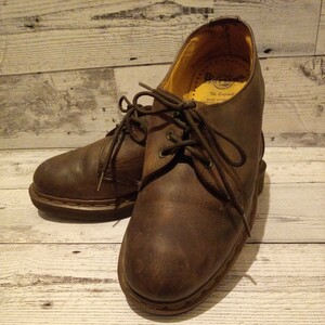 *K*... final price! immediately complete sale certainly .! first come, first served!* Dr. Martens * Britain made / Brown /25./UK6/ low / popular repeated .!... the best cellar!