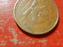 外国・パプアニューギニア／２トェア青銅貨（1975年）　24031002_画像3