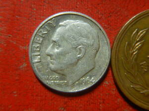 外国・ルーズベルト１０セント銀貨・１ダイム（1964年D）　24032302