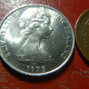 外国・ニュージーランド／１０セント白銅貨：マオリ族の仮面（1975年） 240323の画像4