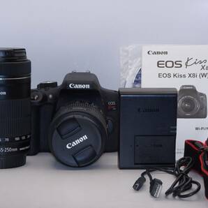 【オススメ】Canon デジタル一眼レフカメラ EOS Kiss X8i ダブルズームキット EF-S18-55mm/EF-S55-250mm 付属 EOSKISSX8I-WKITの画像1