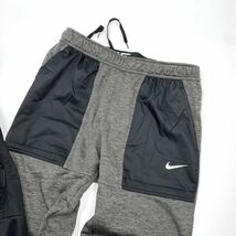 NIKE ナイキ サーマフィットビッグスウッシュパーカー 上下セット 黒チャコール L DQ5402-010/DQ5408-071 23-1202-4-19/20_画像2