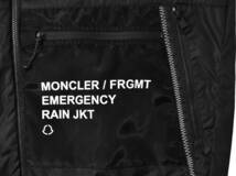 13,2万【Moncler モンクレール x FRGMT フラグメントコラボ 新品】◇持ち運び便利なパッカブル◇ロゴ満載!拘りハイブリッドナイロンパーカ3_画像5