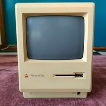 Apple Macintosh Plus 1MB /M0001A [ジャンク]電源OK 動作未確認 /外観破損多い/Old Mac_画像2