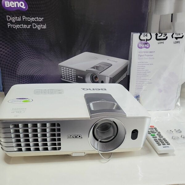 BenQ w1070 