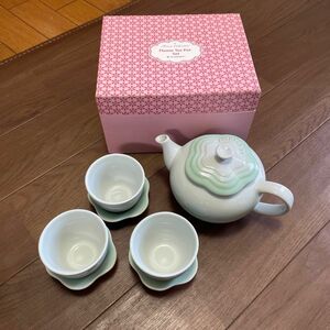 LE CREUSET ル クルーゼ　ティカップ＆フルールソーサー