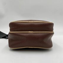 未使用級●EMPORIO ARMANI エンポリオアルマーニ ショルダーバッグ 斜め掛け レザー シボ革 ダブルファスナー ビジネス ブラウン メンズ_画像3