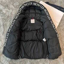 希少XL/美品 シリアル確認済 MONCLER モンクレール ダウンジャケット モンクラー MONTCLAR 黒 ブラック メンズ 4 ロゴ刺繍 GIUBBOTTO _画像4