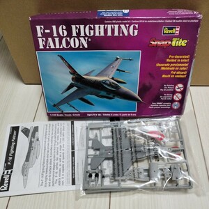 Revell SnapTite　F16 フライングファルコン プラモデル