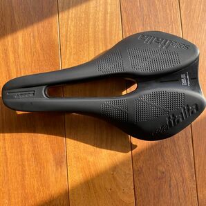 Selle Italia セライタリア NOVUS BOOST EVO S.F L サドル(ショート)