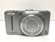 【38253】Nikon ニコン COOLPIX S9300 18x WIDE Full HD デジタルカメラ デジカメ 本体、バッテリー、おまけ(ケース)付き 現状品 シルバー_画像1