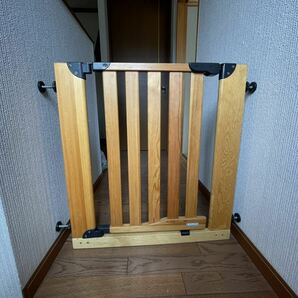 KATOJI ベビーゲート 木製 フェンス カトージ ちょい難有りの画像1