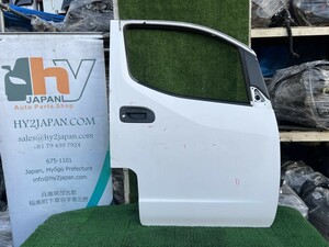 日産 NV200バネット DBF-VM20 2012年式 フロントドア　右 発送サイズ「要確認」 NSP139265