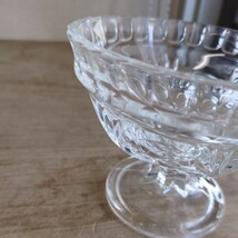 レトロ　ガラスカップ　型ガラス　ガラス　アンティーク　2つ〜_画像3