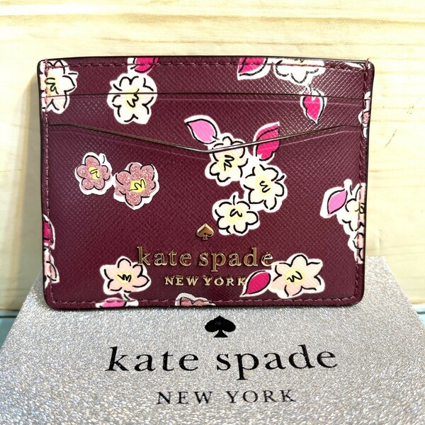 ケイトスペード KATE SPADE カードケース パスケース プレゼント カードホルダー 新品 レザー ブランド 定期 ワインレッド 花柄 フラワー