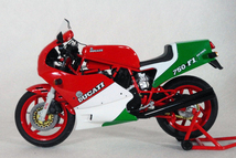 ● 1/12 ドゥカティ 〓 750 F1 〓 DUCATI 750 F1_画像3