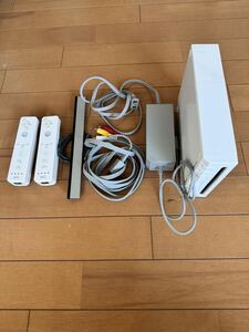 【動作確認済み】Nintendo 任天堂 Wii　本体一式　リモコン２本付き　ソフトあればゲーム可能です。