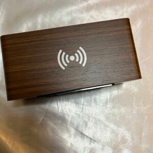 Bluetoothスピーカー 兼 時計 ワイヤレス充電機能付