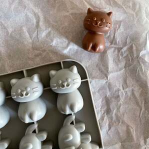 シリコーンモールド ねこ型 新品シリコンモールド お菓子 手作り かわいい 樹脂粘土 レジン ビーズ石鹸 クッキー チョコ マドレーヌ 猫ネコの画像2