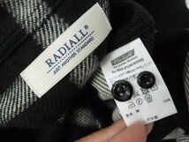 ◆Radiall ラディアル 21aw サイズ L　美品 CAMINO B.D. COLLARED SHIRT L/Sチェック フラップポケット ネル シャツ 黒系 サイズL 美_画像3