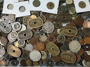 古銭、未選別、寛永通宝、天宝通宝、アルミ銭、白銅貨、1銭銅貨、1円銀貨、外国銭など、2.8キロ以上