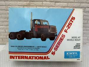 三236☆【未組立】ERTL INTERNATIONAL S-SERIES F-2575 プラモデル 1/25 トラック 当時物 希少品☆