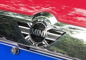 デザイン性UP♪ BMW MINI ブラックジャック リア エンブレム カバー ミニ F55 F56 ワン クーパー クーパーD クーパーSD クーパーS セブン