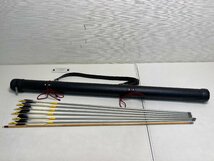 【★02-3762】■中古■弓道　アルミ製　弓矢　EASTON　XX75　1913　6本　竹矢　1本　ISHI BUSHI-YA　矢筒付き　イーストン（9362）_画像1